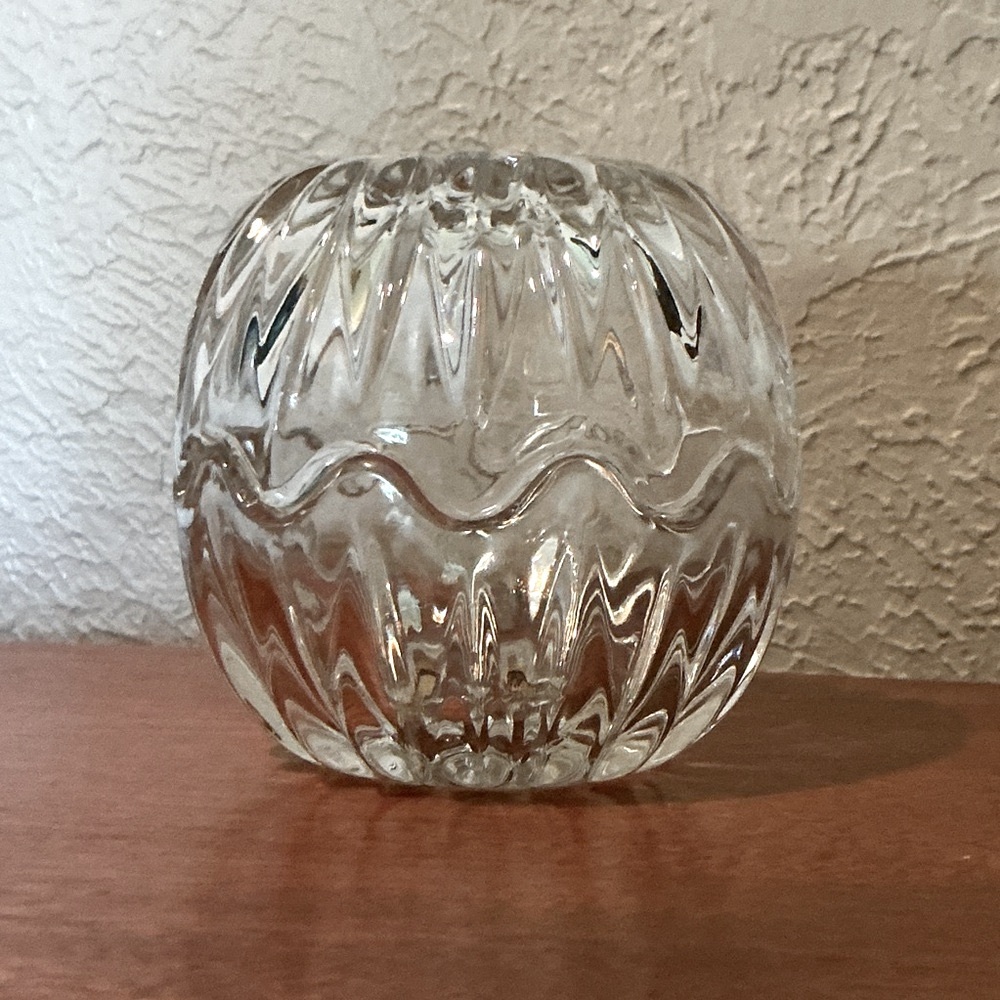Zojecar Clamshell Lidded Trinket Box 2 Piece Round Scalloped Lead Crystal 24%PbO